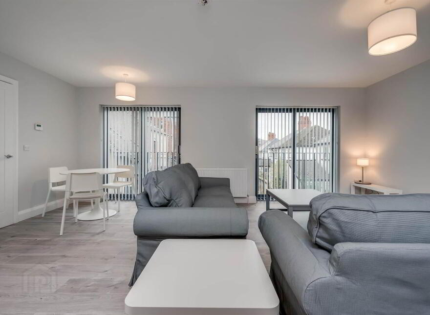 Apt 6, 41 Wellington Park, Belfast, BT9 6DN
