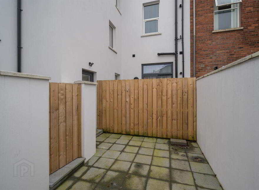 Apt 6, 41 Wellington Park, Belfast, BT9 6DN