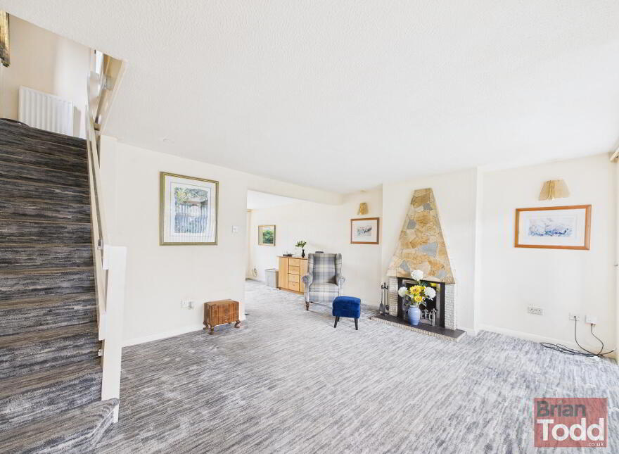 11 Ailsa Gardens, Larne, BT40 2JY