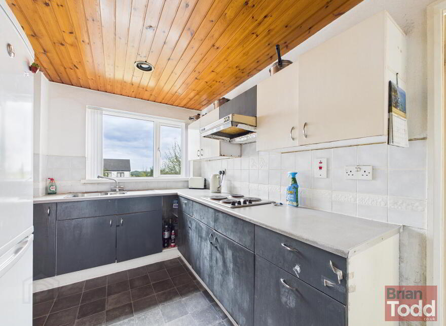 11 Ailsa Gardens, Larne, BT40 2JY