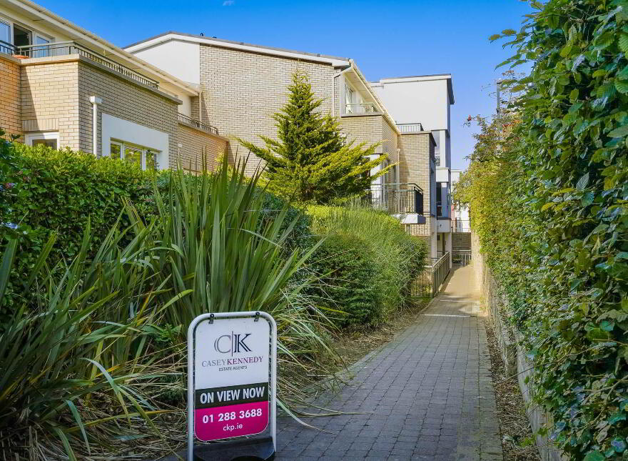 34 Rockview, Simon`s Ridge, Blackglen Road, Sandyford, Dublin, D18VW28