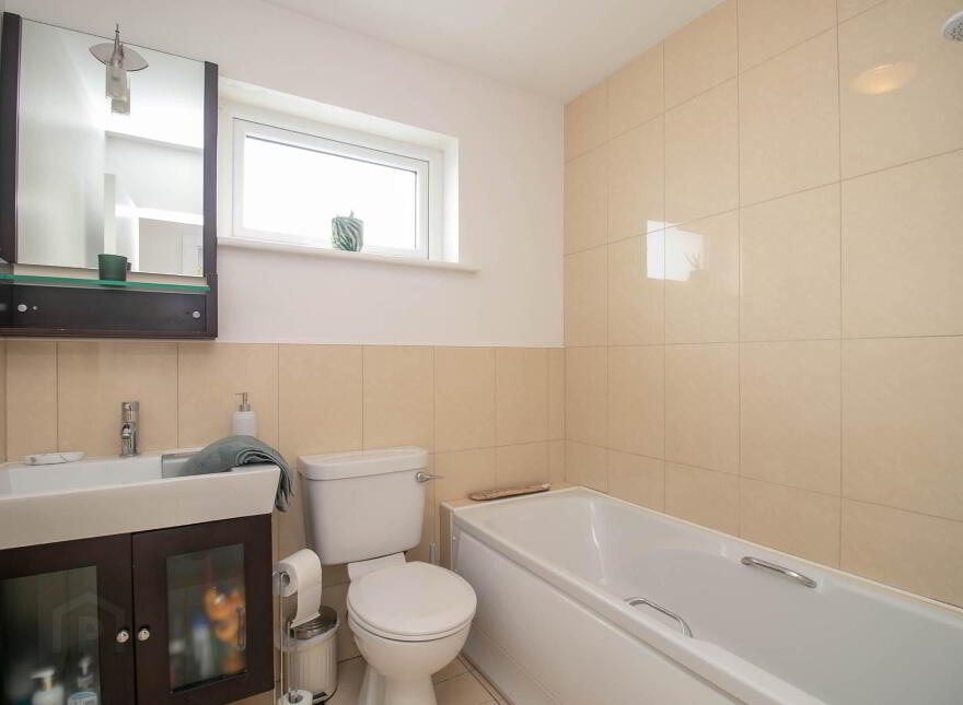 15 Landsdowne Manor, Swellan Lower, Cavan Town, H12WR12