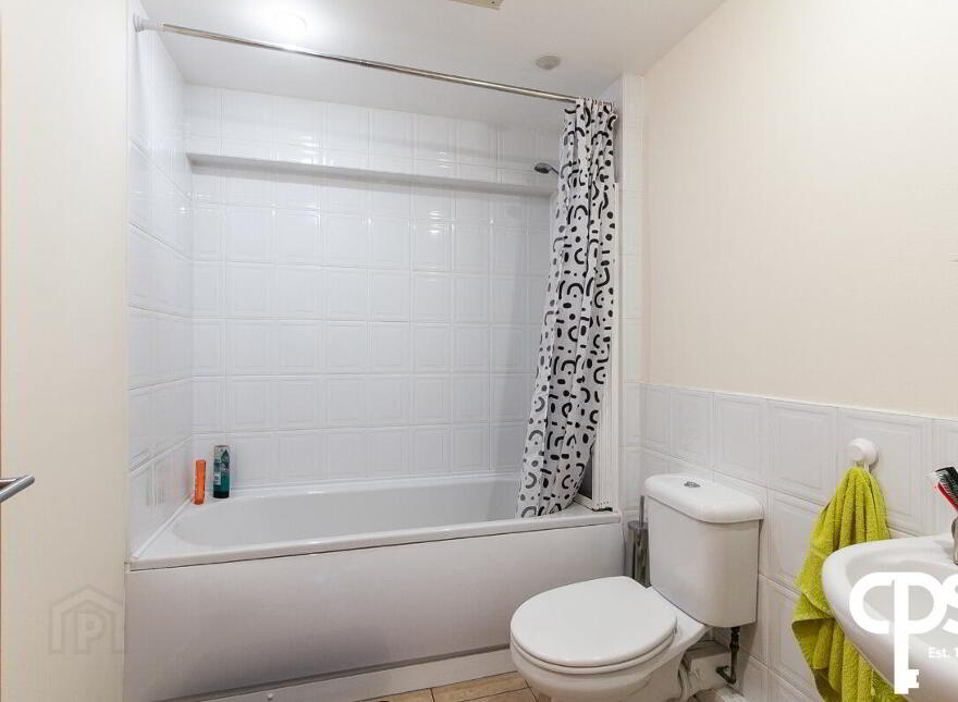 Apt 12, Shaftesbury Court, Belfast, BT7 1RY