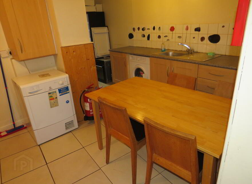 12 Tates Avenue, Belfast, BT9 7BY