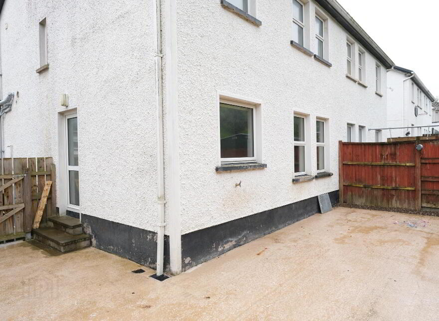 49 Lackaboy View, Enniskillen, BT74 4DY