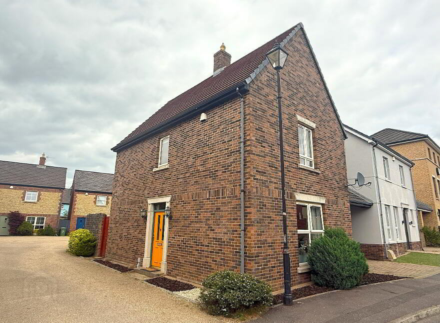 7 Lady Wallace Forge, Lisburn, BT28 3WQ photo