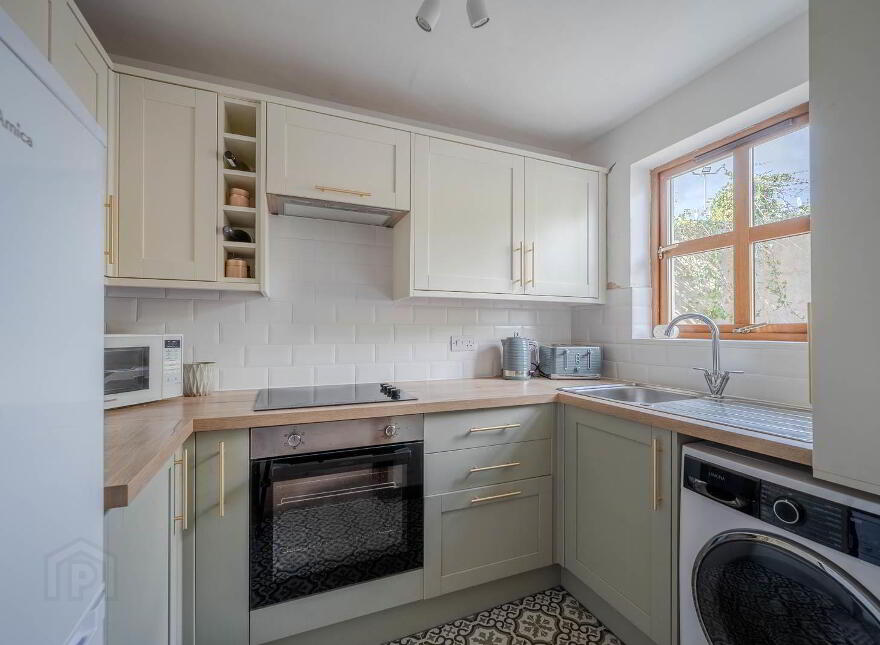 Apt 3, Church Court, Church Lane, Donaghadee, BT21 0QX