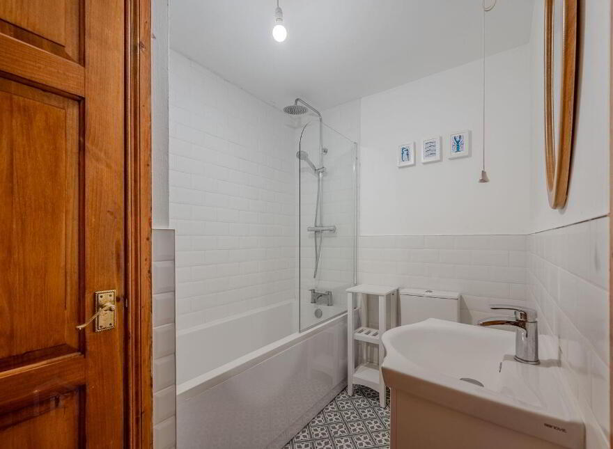 Apt 3, Church Court, Church Lane, Donaghadee, BT21 0QX