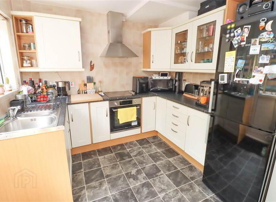 14 Castlemore Park, Belfast, BT6 9RP