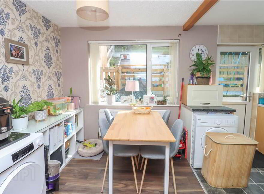 14 Castlemore Park, Belfast, BT6 9RP