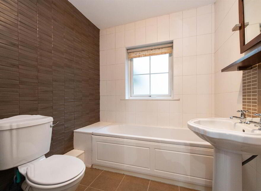 Apt 5 Gate House, Mews, Summerhill, Banbridge, BT32 3LJ