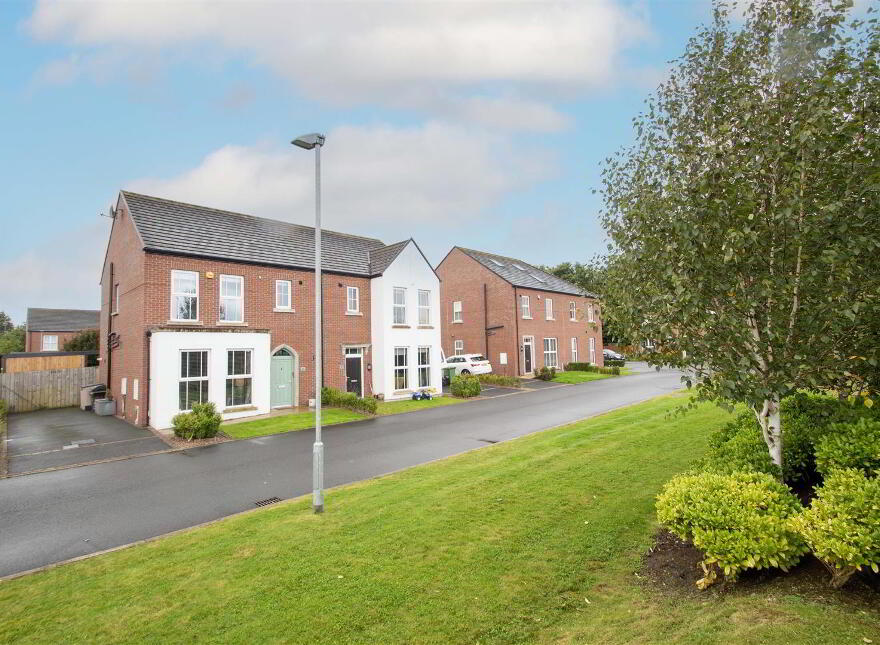 31 Eaton Park, Dunmurry, Belfast, BT17 9FX