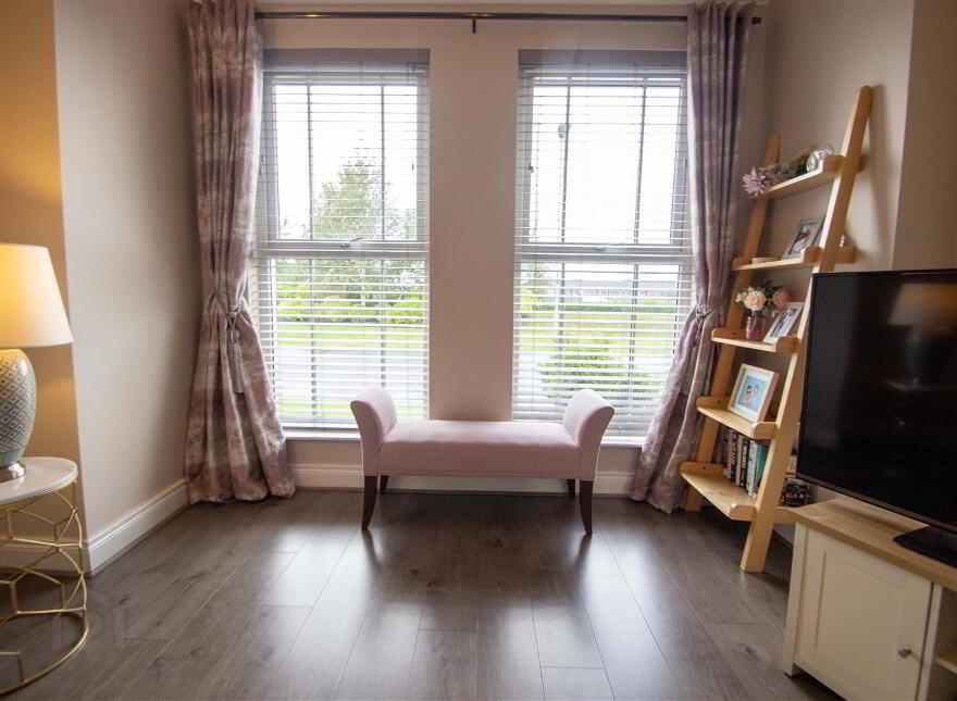 31 Eaton Park, Dunmurry, Belfast, BT17 9FX