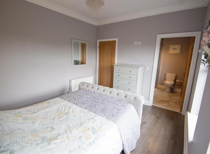 31 Eaton Park, Dunmurry, Belfast, BT17 9FX