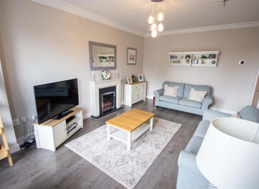 31 Eaton Park, Dunmurry, Belfast, BT17 9FX