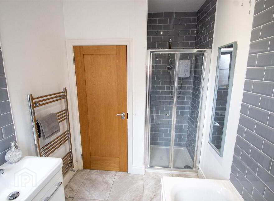 31 Eaton Park, Dunmurry, Belfast, BT17 9FX