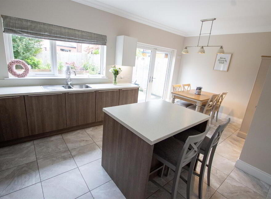 31 Eaton Park, Dunmurry, Belfast, BT17 9FX