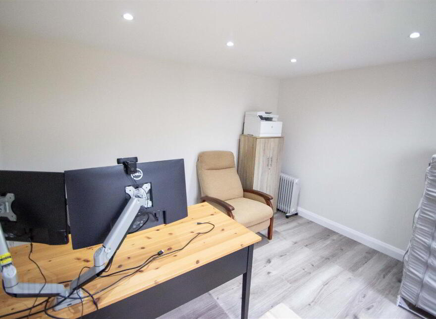 31 Eaton Park, Dunmurry, Belfast, BT17 9FX
