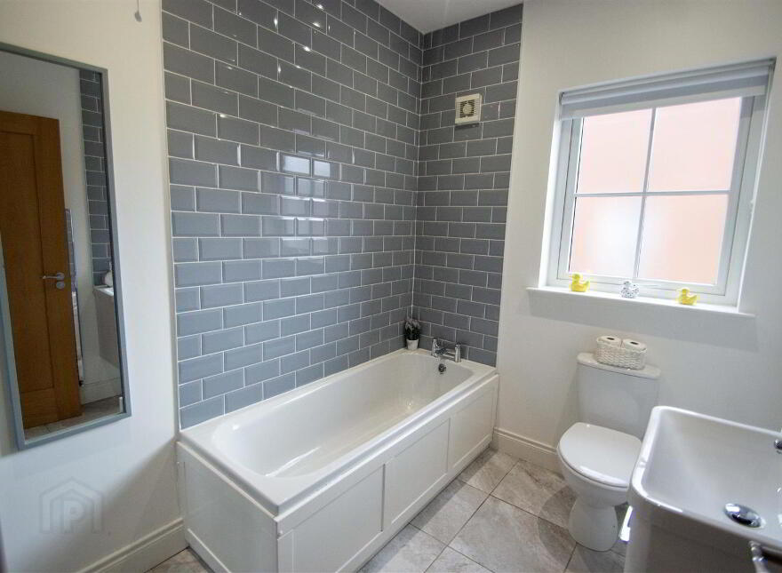 31 Eaton Park, Dunmurry, Belfast, BT17 9FX