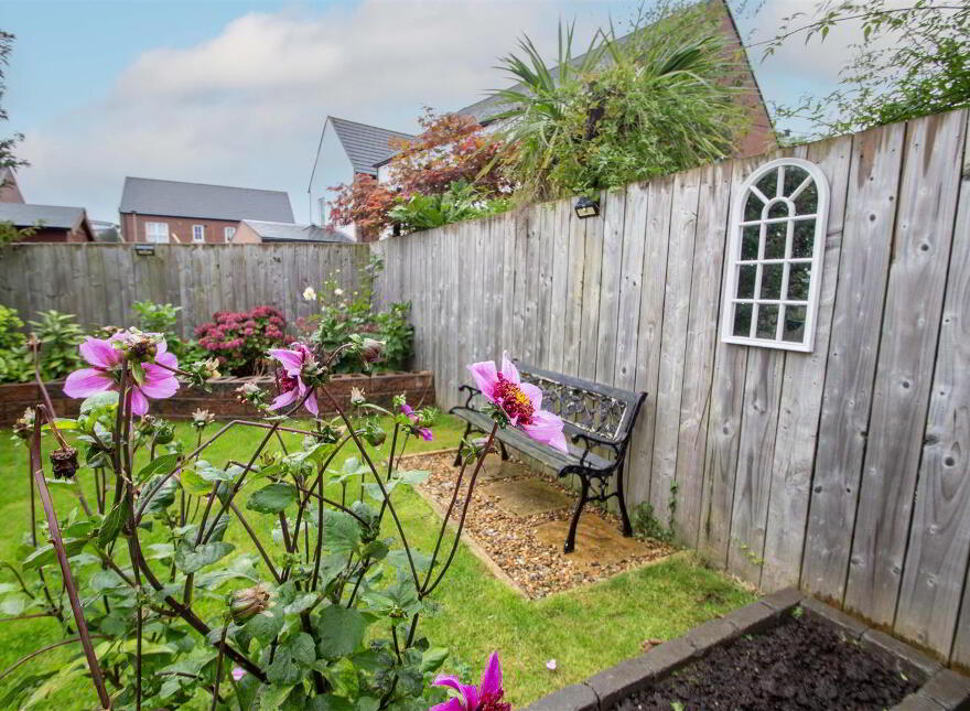 31 Eaton Park, Dunmurry, Belfast, BT17 9FX