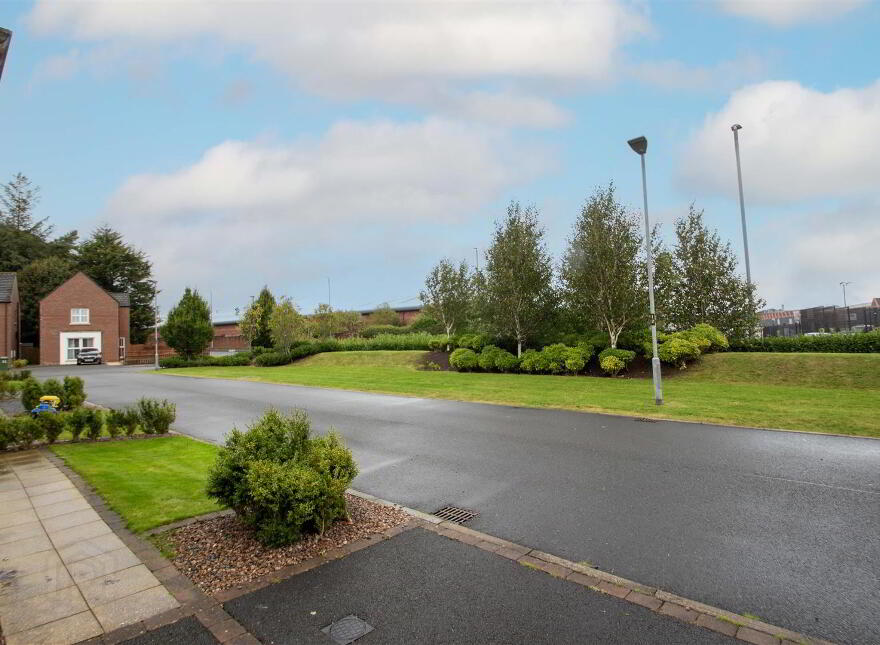 31 Eaton Park, Dunmurry, Belfast, BT17 9FX