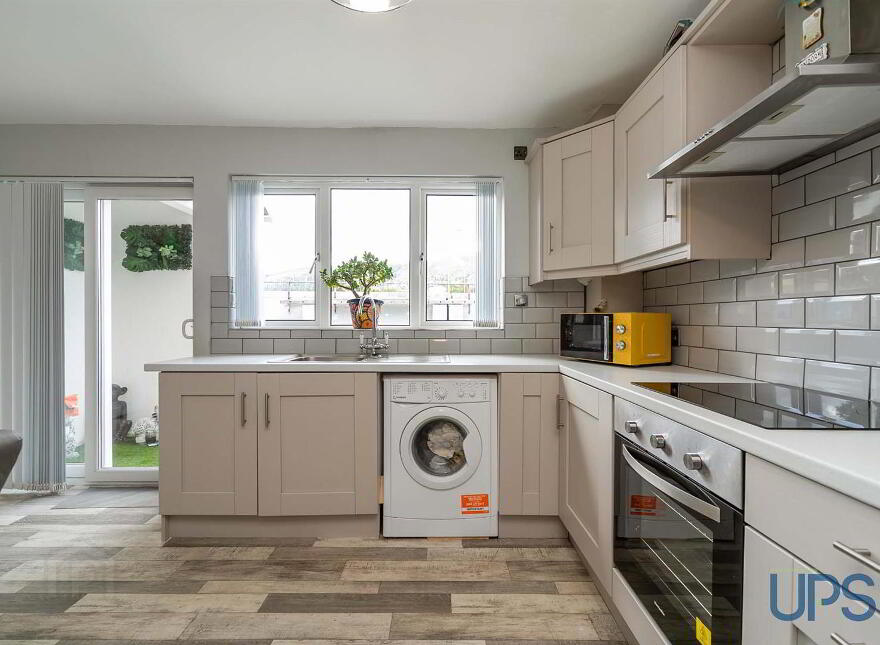 4 Valleyside Close, Springfield Road, Belfast, BT12 7LH