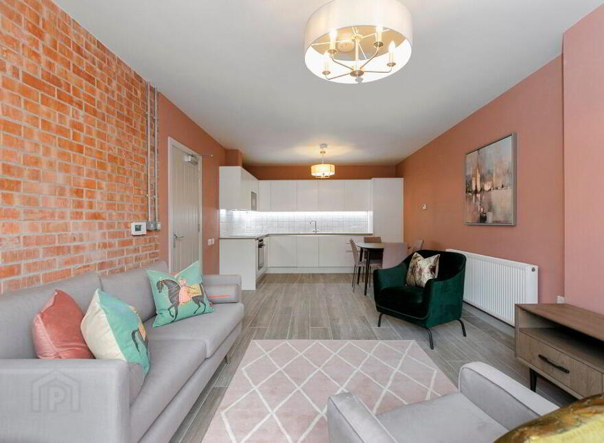 Apt 42 The Residence, 336 Ormeau Road, Belfast, BT7 2GE photo