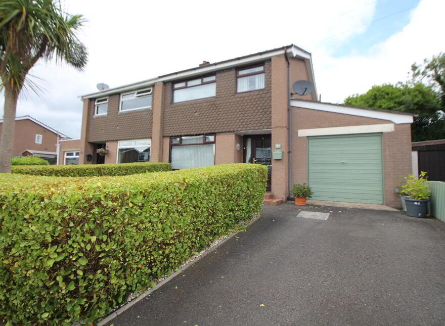 31 Cormorant Park, Carrickfergus, BT38 7RS photo