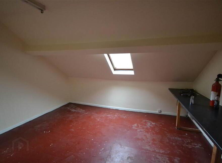 215 Falls Road, Belfast, BT12 6FB
