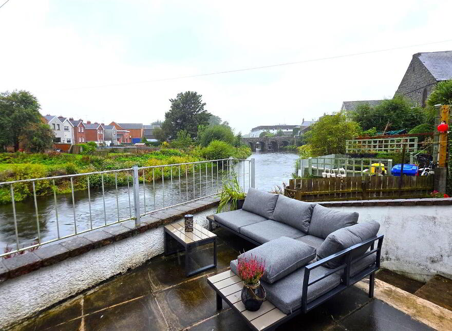 14 Riverside, Antrim, BT41 4BH