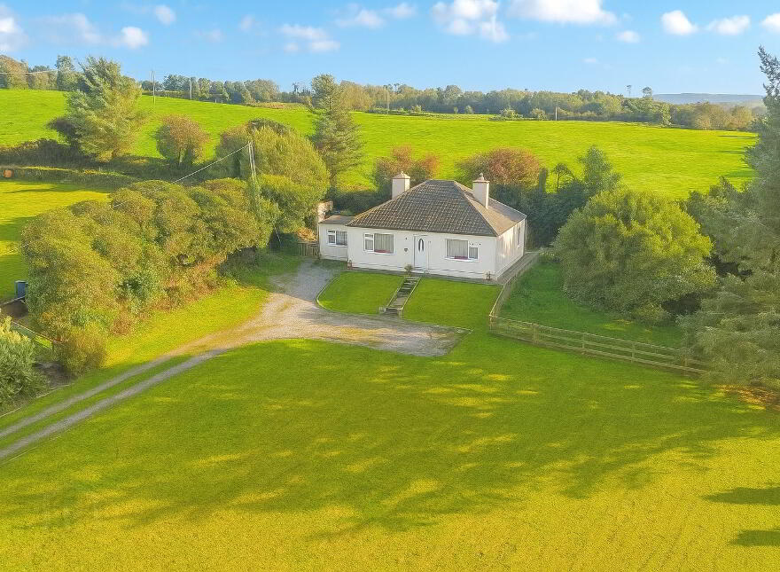 Bunalun, Skibbereen, P81H663 photo