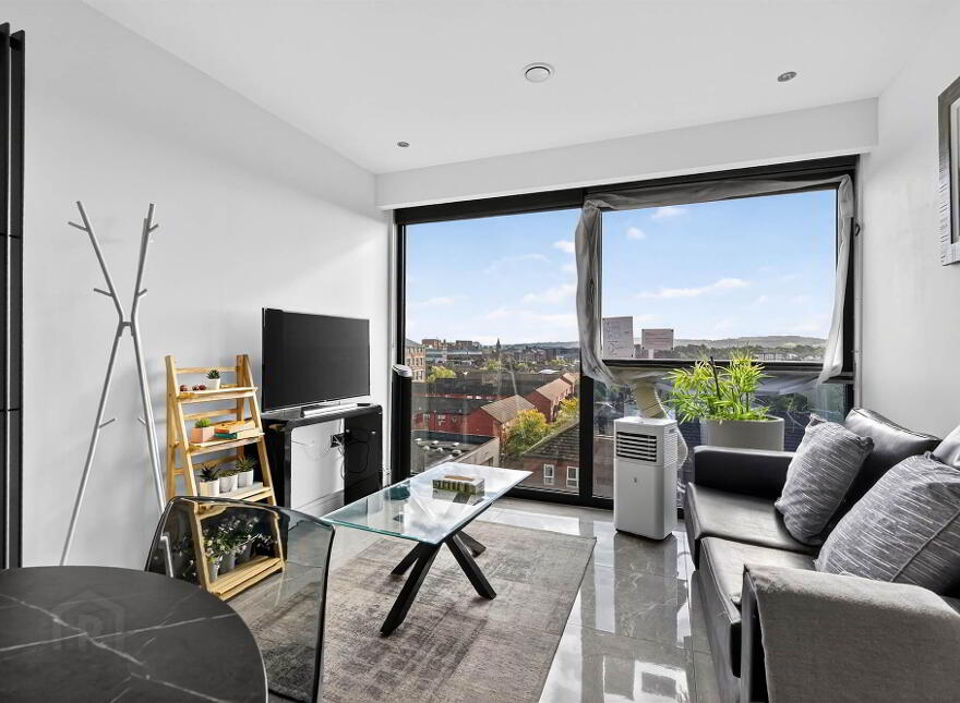 35 The Gallery, 71 Dublin Road, Belfast, BT2 7HG
