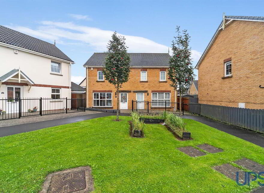 8 Lagmore View Manor, Belfast, BT17 0YL photo