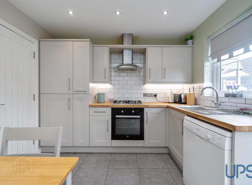 8 Lagmore View Manor, Belfast, BT17 0YL