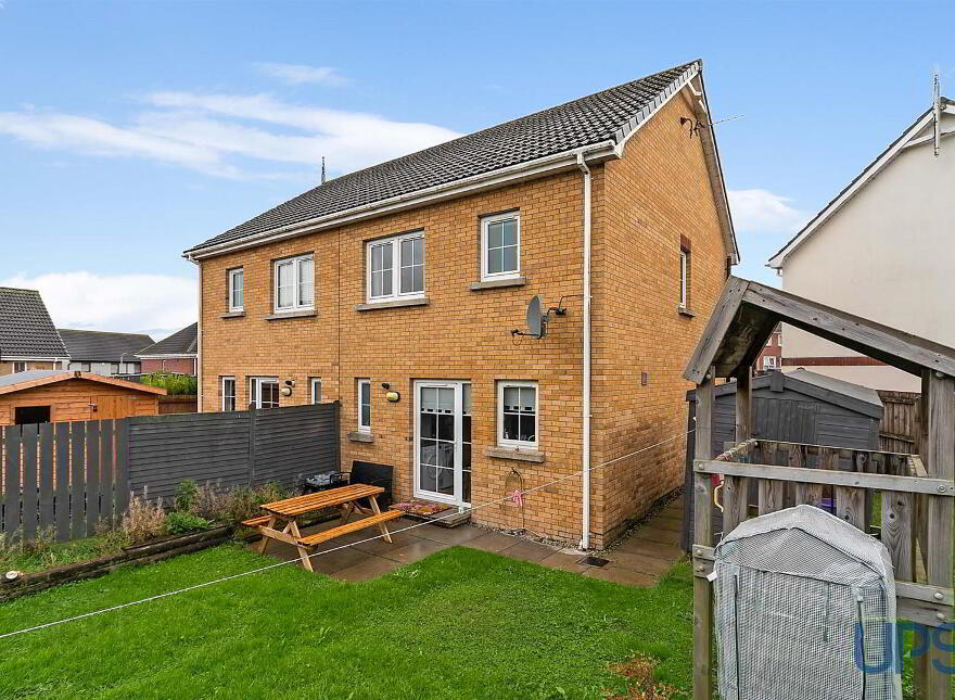 8 Lagmore View Manor, Belfast, BT17 0YL