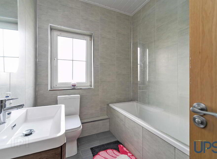 8 Lagmore View Manor, Belfast, BT17 0YL