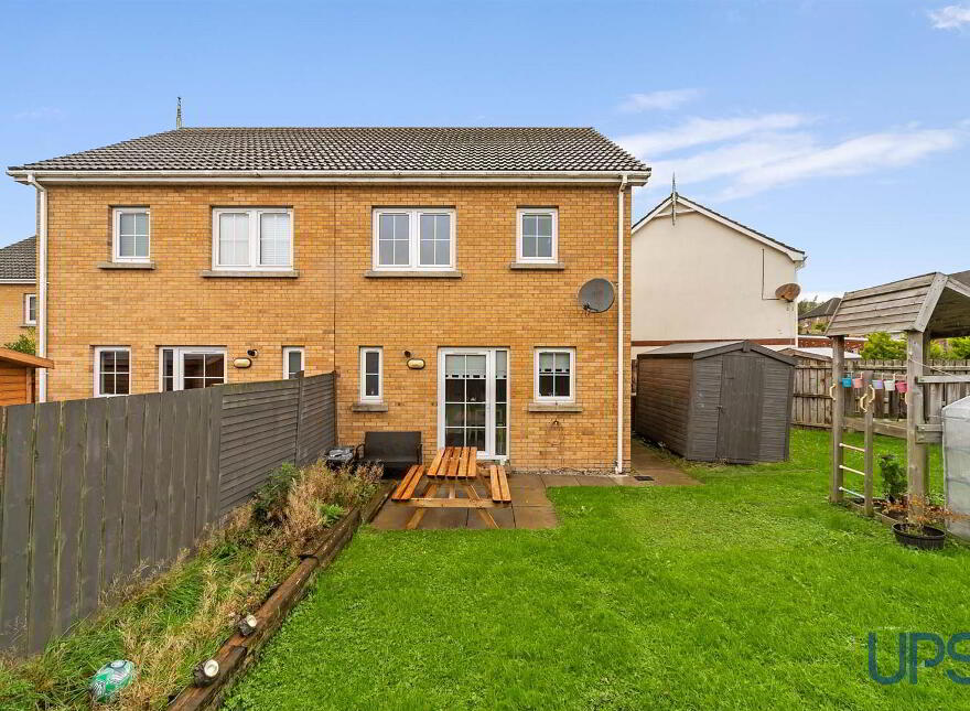8 Lagmore View Manor, Belfast, BT17 0YL
