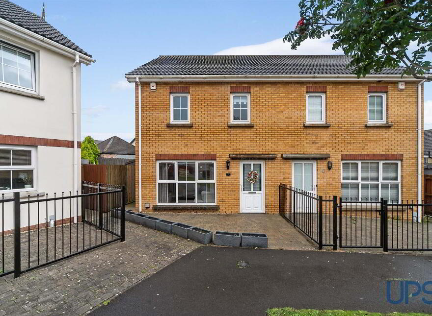 8 Lagmore View Manor, Belfast, BT17 0YL