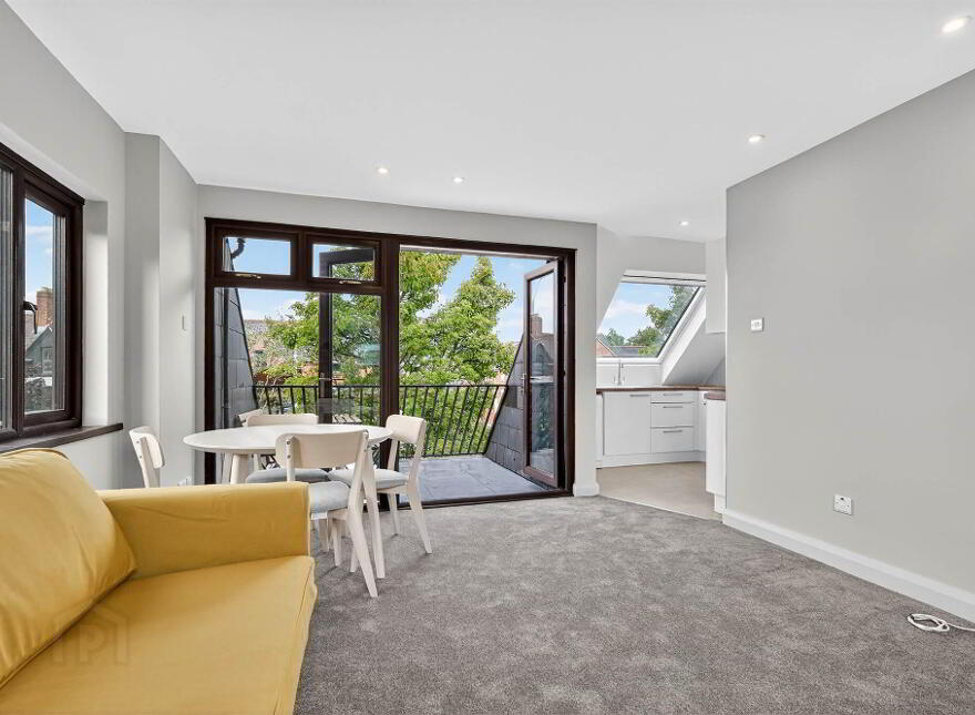 8 Bawnmore Court, Lisburn Road, Belfast, BT9
