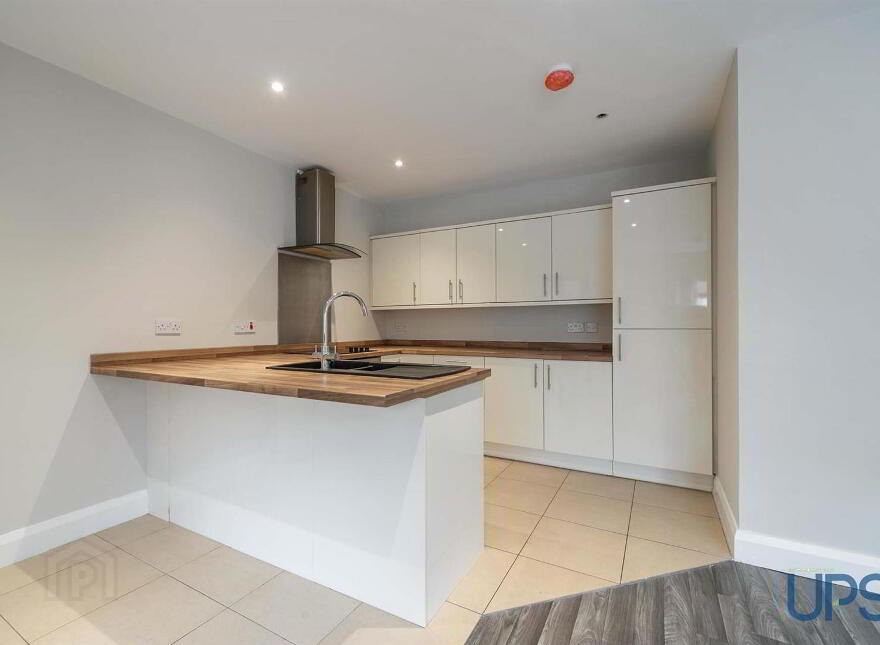 Apt 6, Trench Park, Finaghy Road North, Belfast, BT11 9FG