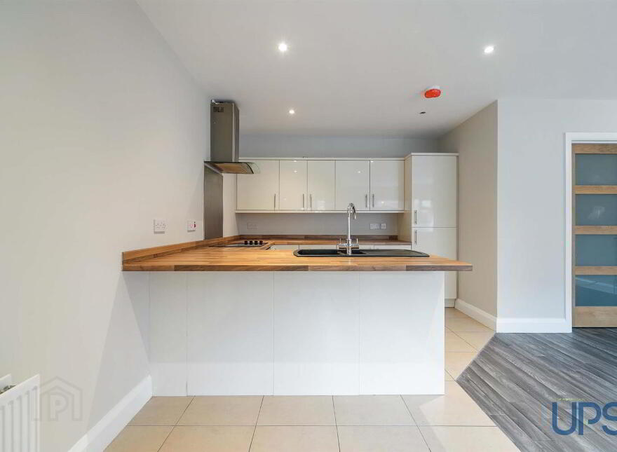 Apt 6, Trench Park, Finaghy Road North, Belfast, BT11 9FG