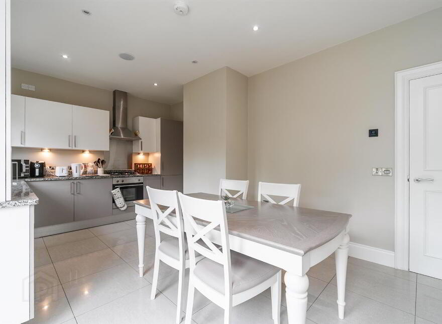 6 Bracken Hill Avenue, Ballymaconaghy Road, Belfast, BT8 6ZS