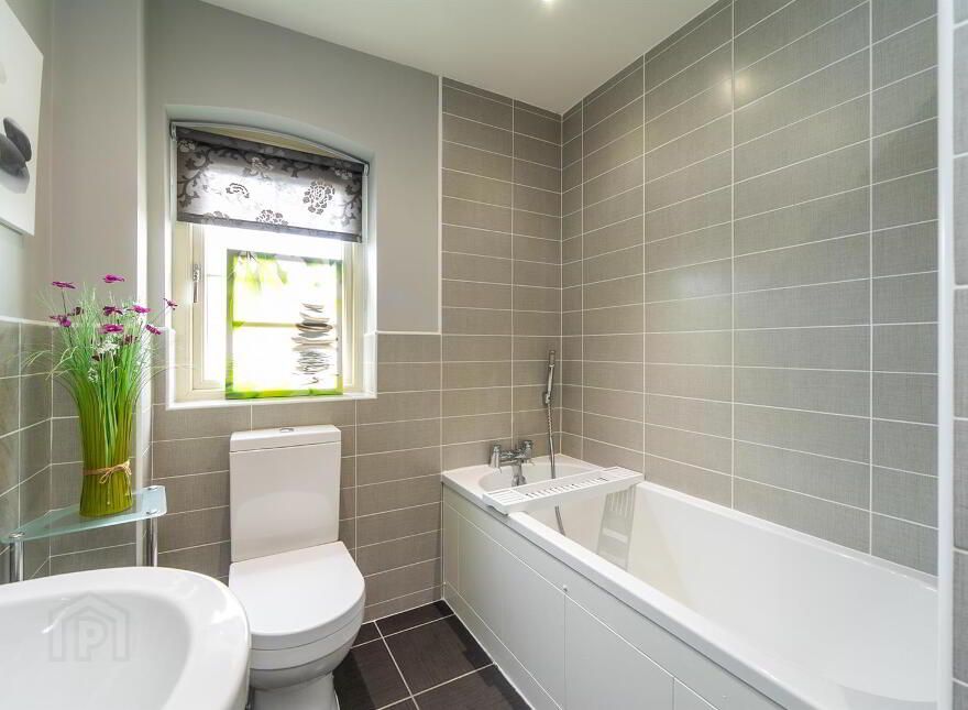 6 Bracken Hill Avenue, Ballymaconaghy Road, Belfast, BT8 6ZS