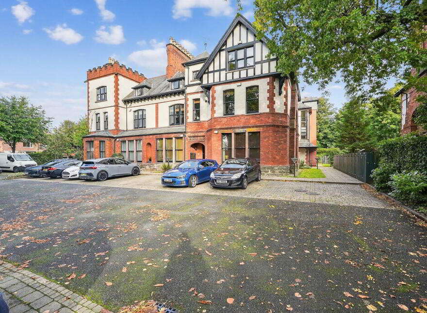 Apt 10, Sandown Court, Ballyhackamore, Belfast, BT5 6GU