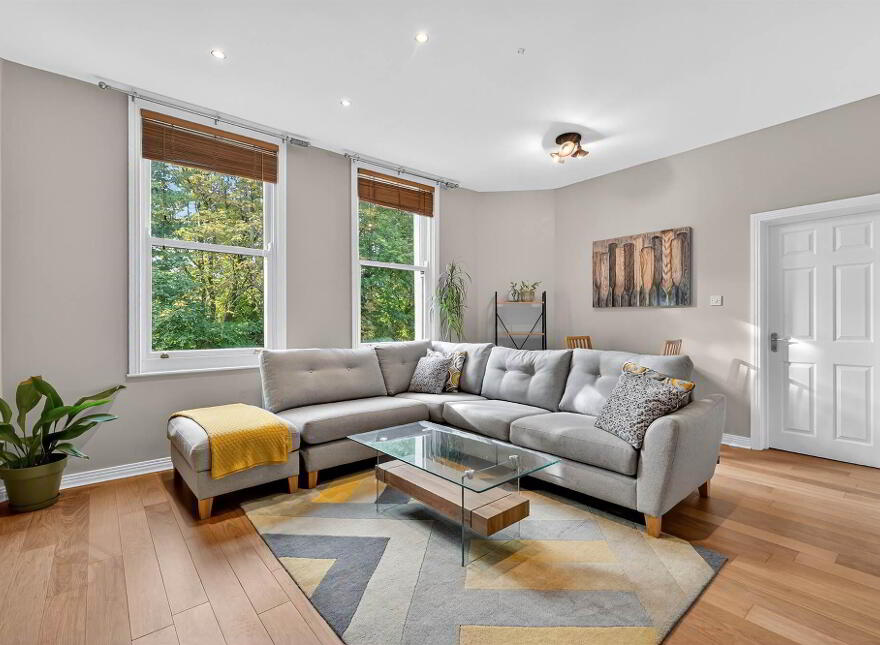 Apt 10, Sandown Court, Ballyhackamore, Belfast, BT5 6GU