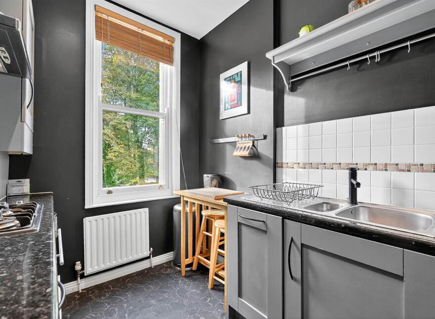 Apt 10, Sandown Court, Ballyhackamore, Belfast, BT5 6GU