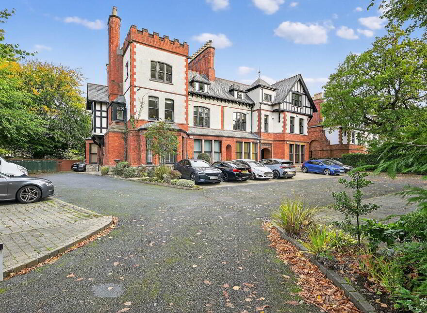Apt 10, Sandown Court, Ballyhackamore, Belfast, BT5 6GU photo