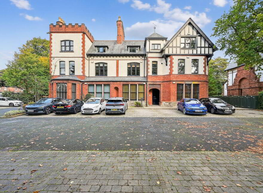 Apt 10, Sandown Court, Ballyhackamore, Belfast, BT5 6GU