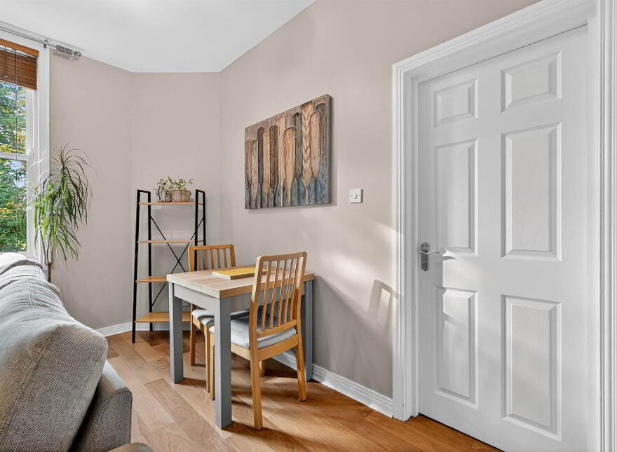 Apt 10, Sandown Court, Ballyhackamore, Belfast, BT5 6GU
