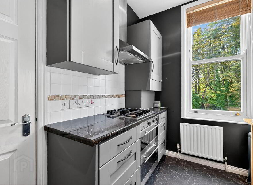 Apt 10, Sandown Court, Ballyhackamore, Belfast, BT5 6GU